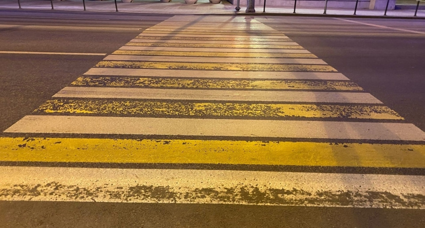 Верховный суд дал разъяснения, нужно ли ждать, пока пешеход полностью перейдет дорогу, или можно ехать сразу
