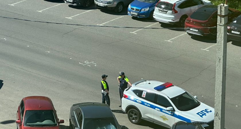 В Октябрьском районе водитель попытался дать взятку сотруднику ГАИ