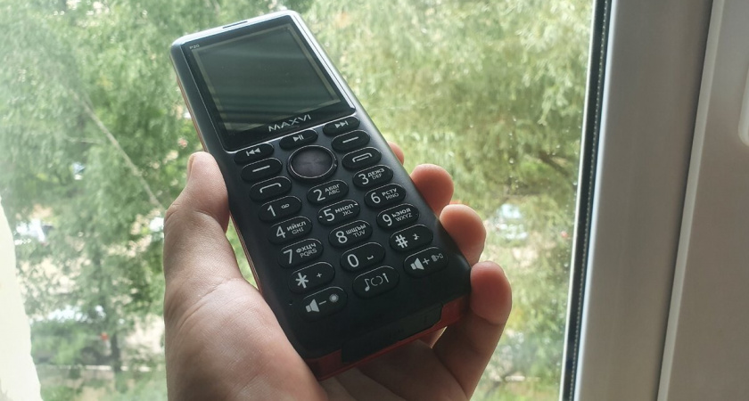 Обзор на «Телефон-кирпич» — «Maxvi P20» 