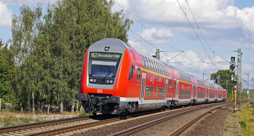 Двухэтажный поезд — так ли он хорош, как сперва о нем можно подумать: разбор плюсов и минусов железнодорожного нововведения 