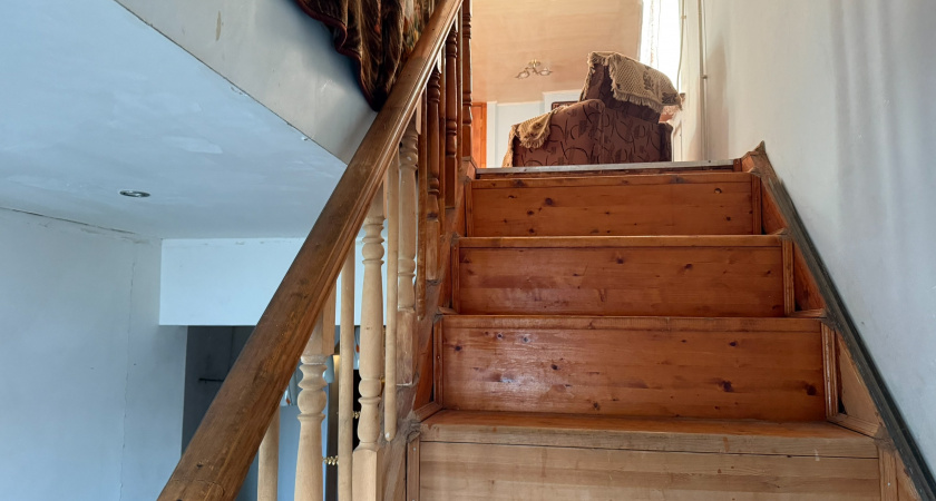 Спасатели помогли выбраться новотройчанину из подвала