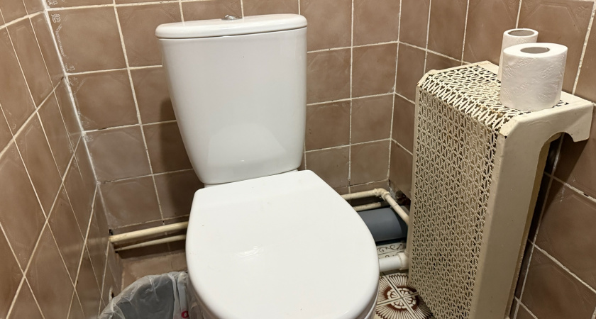 Почему желательно закрывать крышку унитаза — научные и эзотерические причины