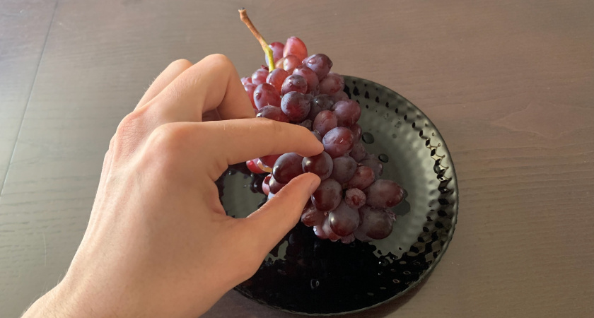 Виноград в магазине — откуда он и как не ошибиться при покупке