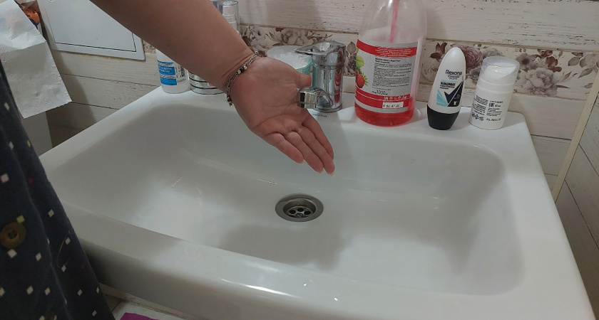 В центре Оренбурга поврежден чугунный водовод