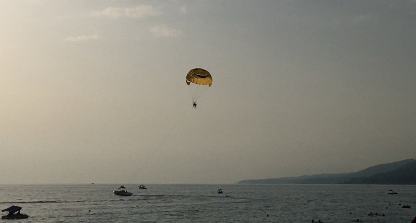 Ноябрь в Сочи — когда море остывает, а город раскрывается по‑новому: но не все так гладко