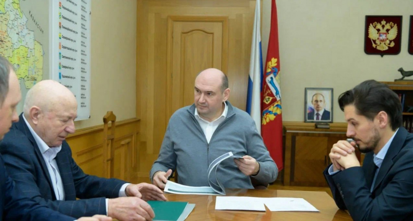 Губернатор Оренбуржья обсудил подготовку кадров на заводе в Медногорске