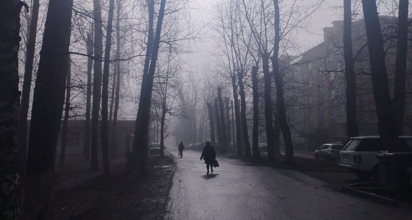 Оренбуржье накрыли плотные сырые туманы