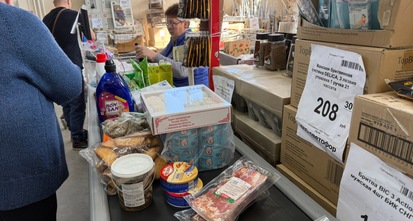 «Светофор» ломится от полезных продуктов: похоже, готовятся к чему-то — взяла свиную грудинку по 300 рублей на тест
