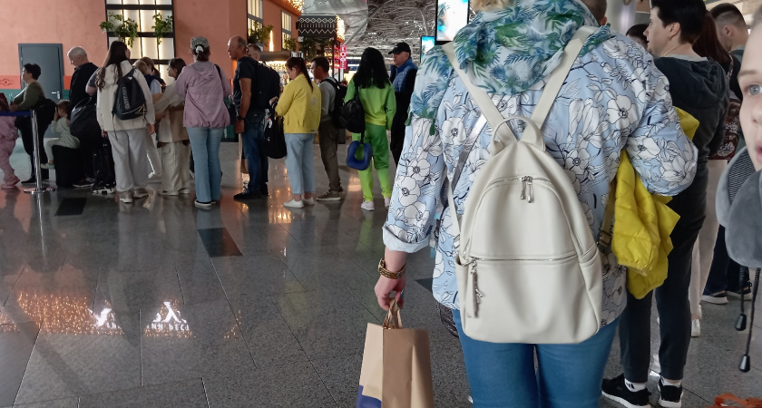 В аэропорту Оренбурга у пассажиров изъяли более 200 кг разных продуктов 