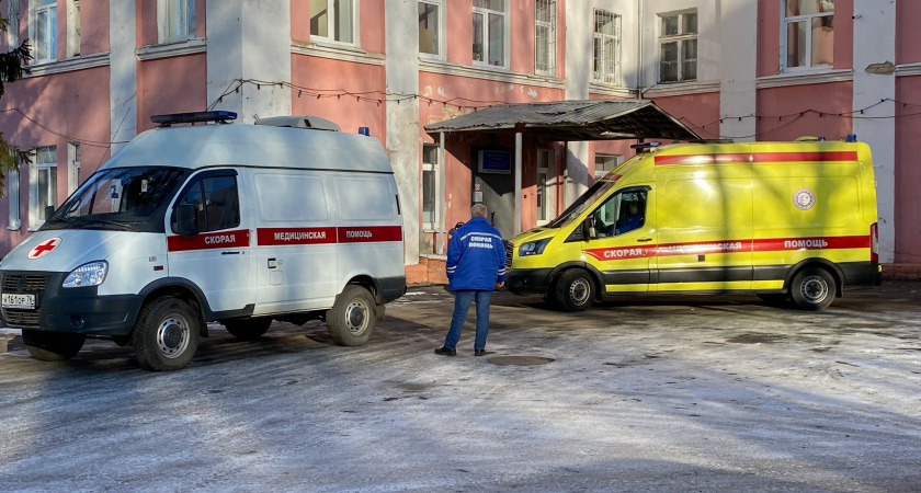 Молодой парень погиб, врезавшись в столб в Орске