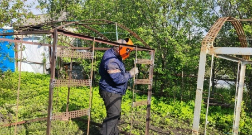 «Свет ушел вместе с подрядчиками»: как местные жители остались без придомового освещения