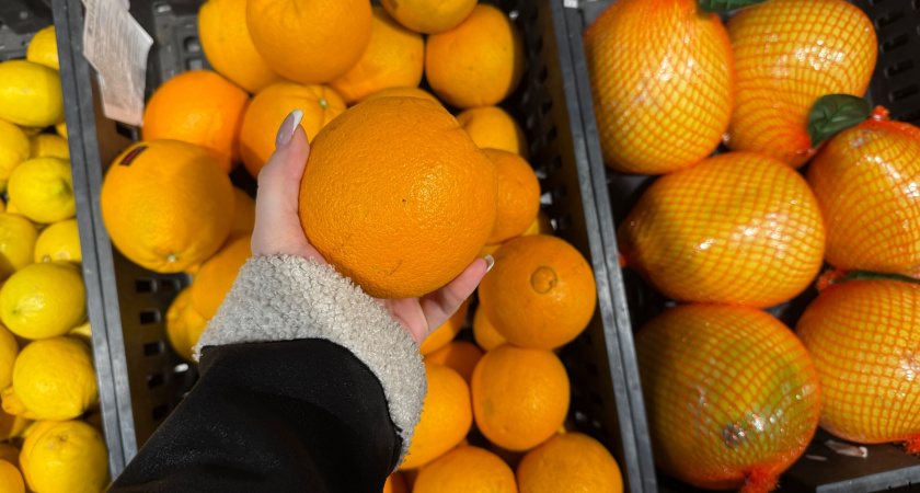 Апельсиновые корки заливаю уксусом — и не нарадуюсь хитрому трюку: рабочий лайфхак — чистящее средство за копейки