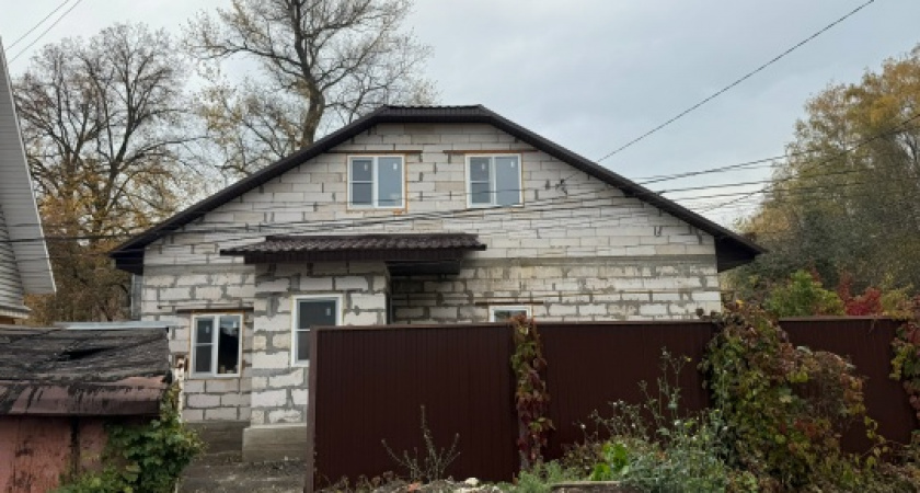 «Без окон, без дверей, так еще и без крыши над головой»: как жители мкр Звездный остались без дома