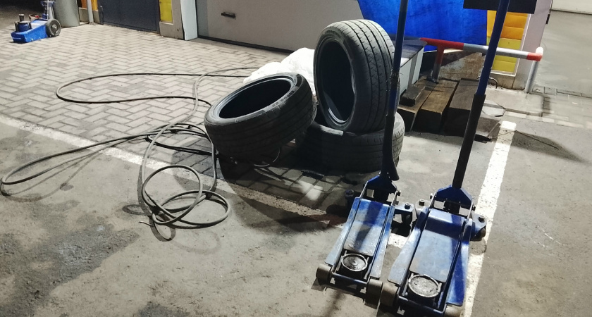 Рушим стереотипы, шипы или липучка: что выбирать для русской зимы — бывалый автоблогер проверил зимнюю резину