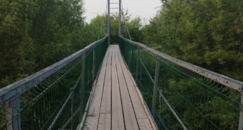 «По страшному мосту в Солнечную страну»: местная жительница обеспокоена безопасностью проезда через мост