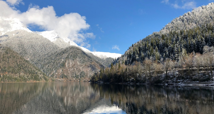 На Новый год уехали в Абхазию: увидеть суровую красоту гор - отпуск не для слабонервных, честный отзыв россиян