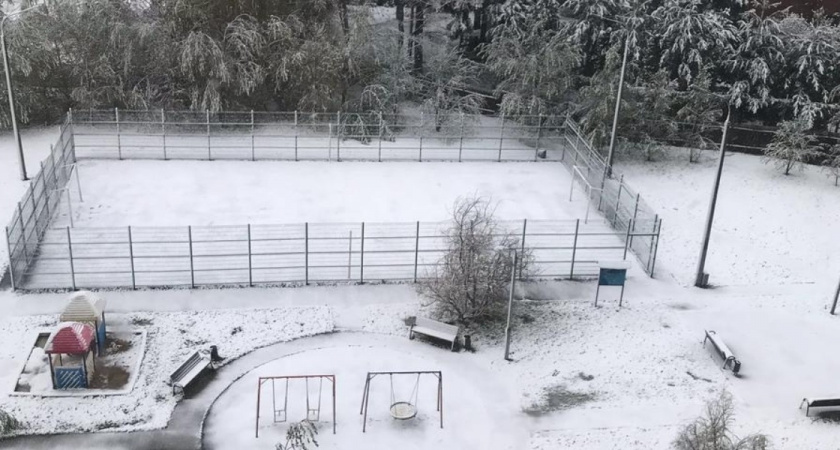 «Бузулук утопает в снегу»: жители города задаются вопросом, куда смотрят власти