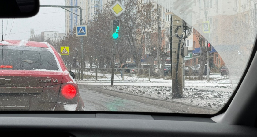 Оренбургская школа наконец-то получила свой светофор у дороги после обращений