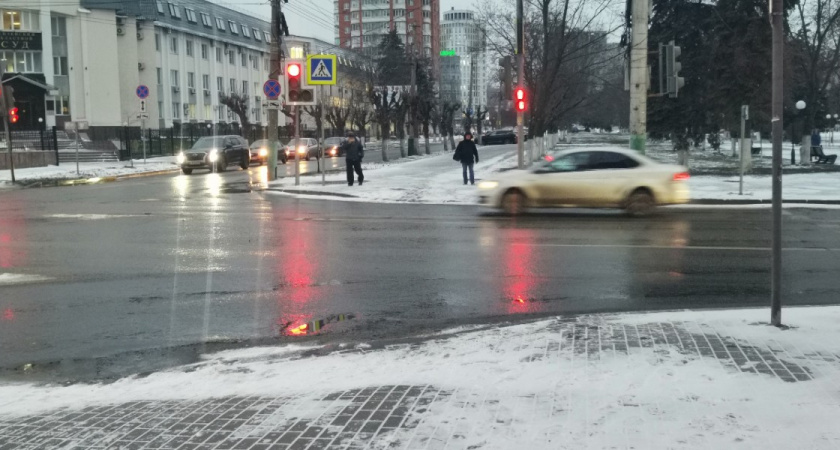 Жителей Оренбуржья вместо устойчивого снежного покрова ждет мокрая каша на дорогах