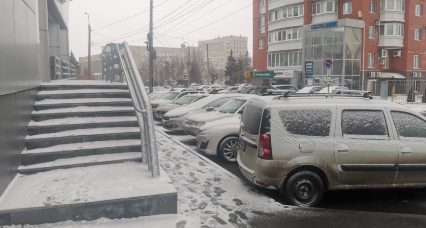 Оренбург накрывают снегопады 