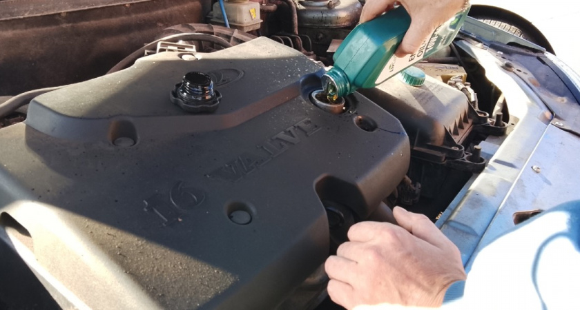 «Масло в авто меняю редко»: почему частая замена моторного масла – это бесполезно и невыгодно