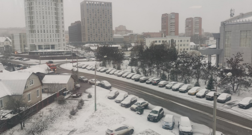 Такси в Оренбурге продолжает дорожать в непогоду