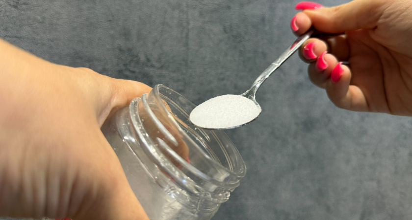 Беру соль и сыплю у порога: проверяю странные, но гениальные советы соседки по хозяйству