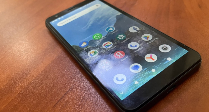 Оренбуржец, украв телефон, оформил на знакомого кредитов почти на миллион