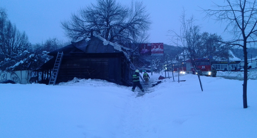 За сутки в Оренбуржье потушили пять пожаров и трижды выезжали на аварии