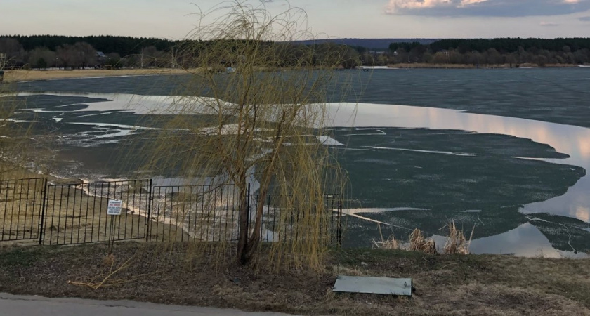 В Бузулуке спасли женщину, провалившуюся под лед