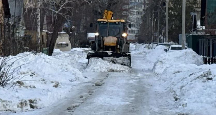 В Оренбурге за сутки вывезли почти 12 тысяч кубометров снега