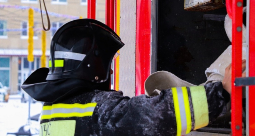 За сутки в Оренбуржье произошло пять пожаров