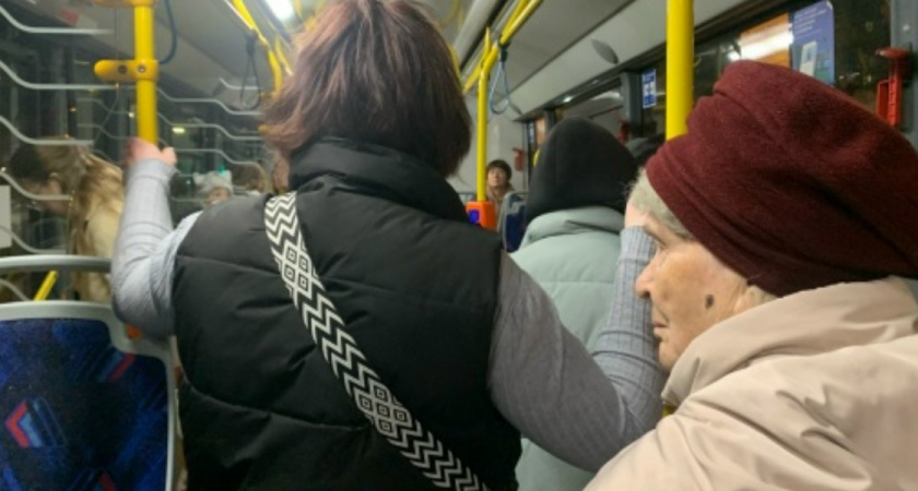 «Ждать автобус — как ждать чуда» — несоответствие расписанию осложняет жизнь