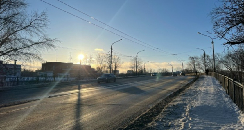 «Руины под колёсами»: как плохая дорога на мосту затрудняет жизнь