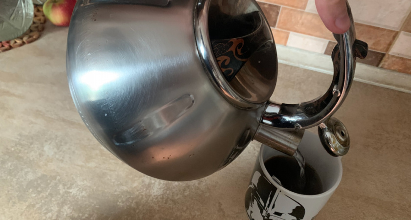 Не кофе и даже не чай: этот напиток из детства пейте каждый вечер - особенно после 65