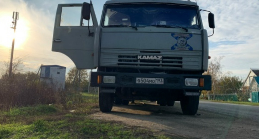 «Дорога или парковка?» – почему тяжеловозы решили устроить стоянку прямо на проезжей части