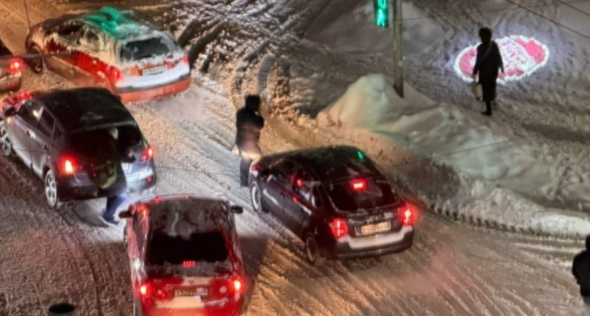 «Дорога на замке»: почему перекрыт путь и каковы последствия