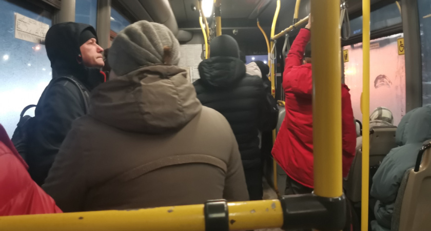 Оренбуржцам рассказали, в каком городском автобусе, насколько и когда подорожает проезд