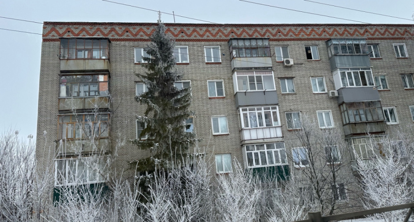 Незаконная тамбурная дверь в подъезде может обойтись оренбуржцам в 15 тысяч рублей штрафа