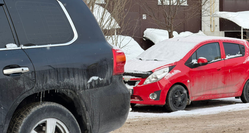В Оренбуржье УК заплатит автовладельцу почти 400 тысяч за упавшую снежную глыбу