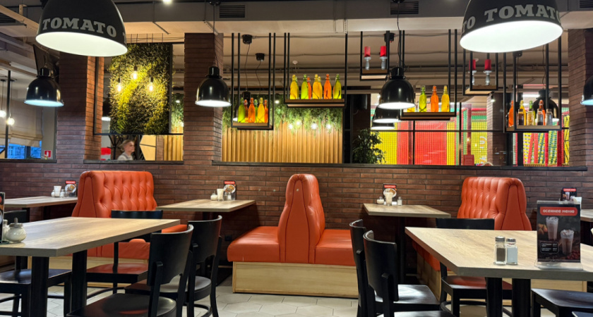 В Оренбуржье посетителя кафе порезали «розочкой»