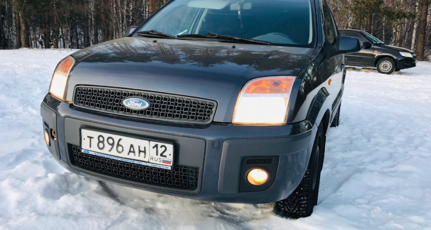 Четкий ответ ГИБДД, можно ли устанавливать LED лампочки в автомобиль вместо галогеновых - за что лишат прав