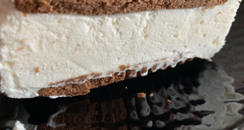 Жительница Оренбурга нашла в мороженом осколок стекла