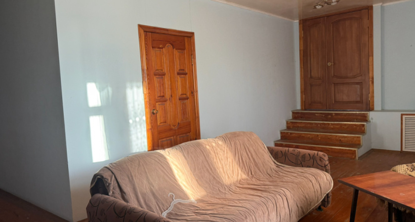 В Оренбуржье 66-летняя пенсионерка украла инвалидную коляску, забравшись в чужую квартиру