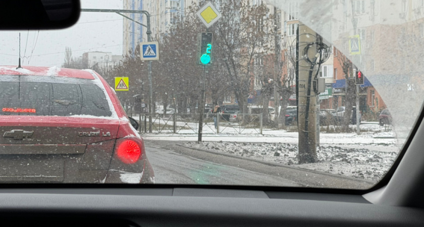 В Оренбурге женщина проехала на красный и сбила школьниц