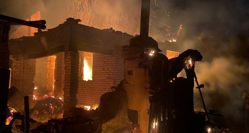 В Оренбуржье подвыпившая сельчанка сожгла баню и сарай пенсионерки из-за старой обиды