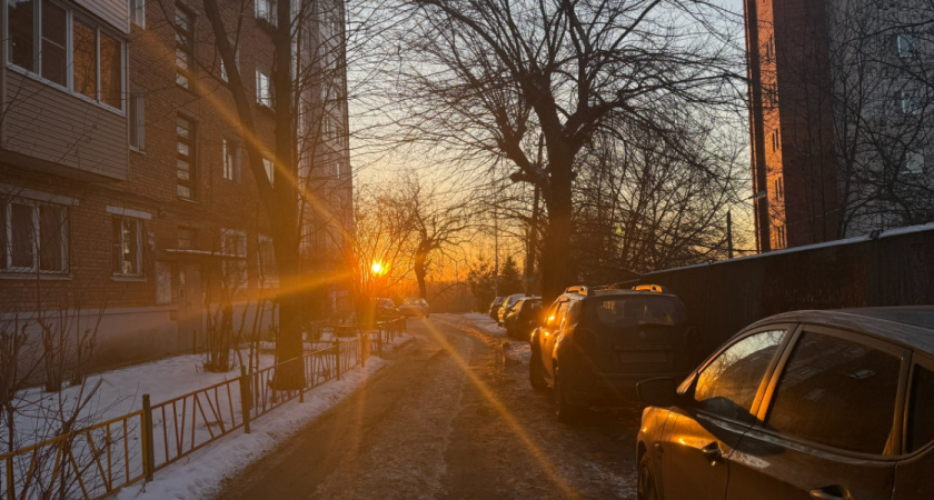 В Оренбурге растаявший снег затопил квартиру на 9 этаже, а УК отреагировала в стиле анекдота