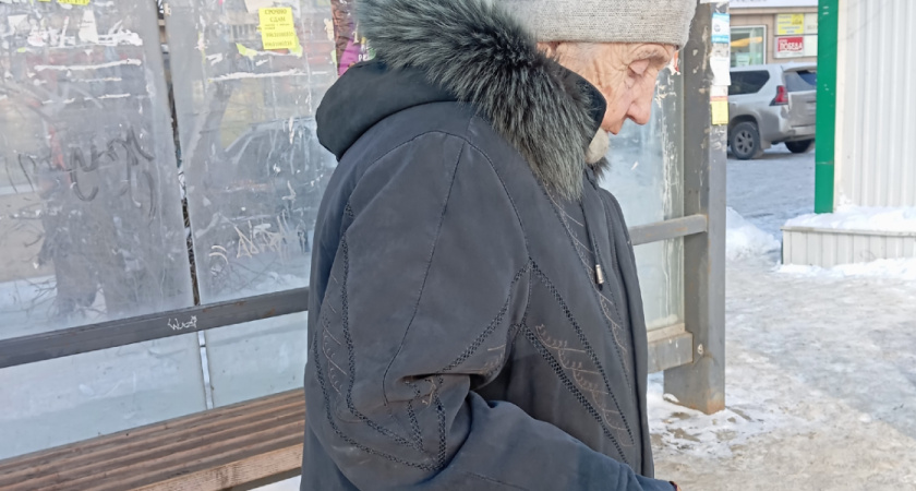 В Оренбуржье мужчина избил 77-летнюю женщину у подъезда