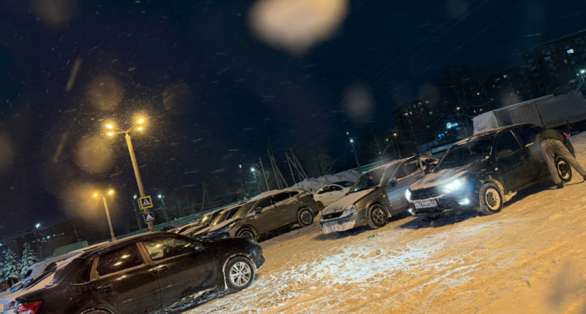 Студент, кравший деньги у пенсионеров, поджег в Оренбурге полицейский автомобиль