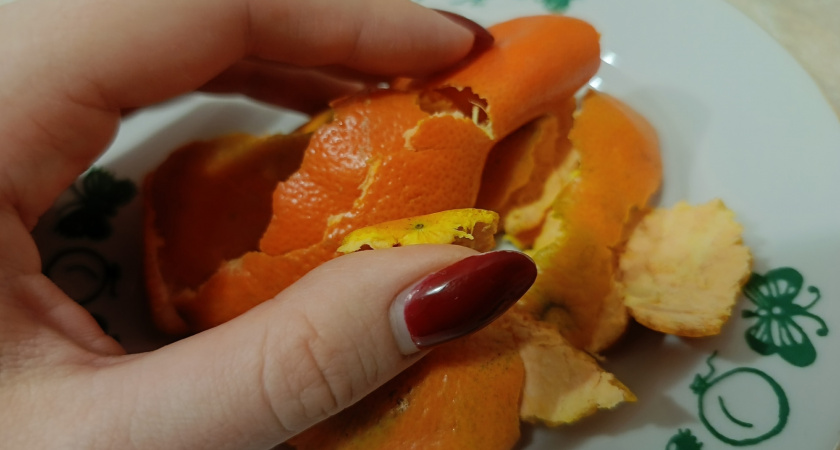 Мандариновые корки заливаю кофе - и горжусь хитростью: простой лайфхак весеннего удовольствия 